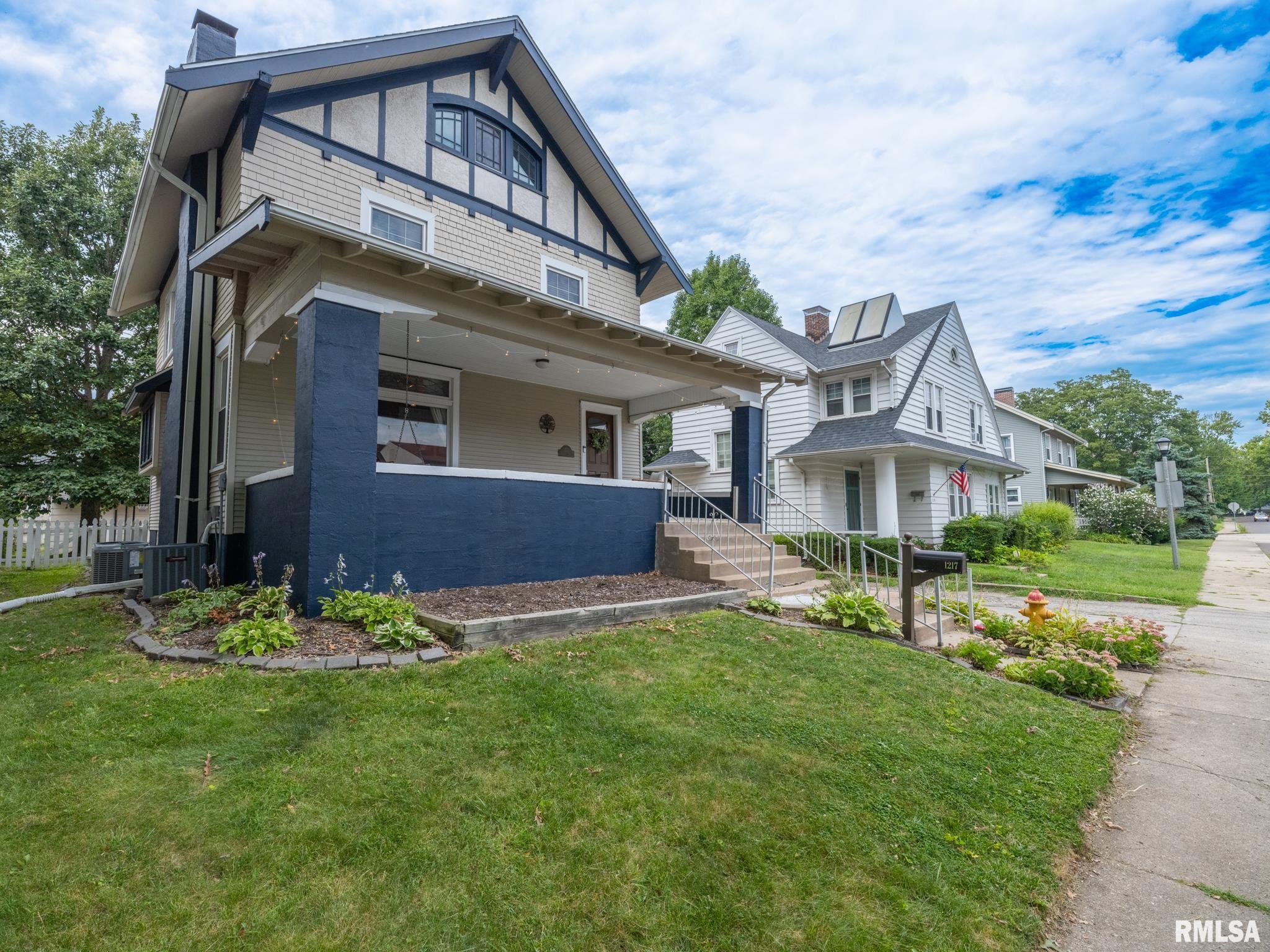 1217 N Elmwood Ave