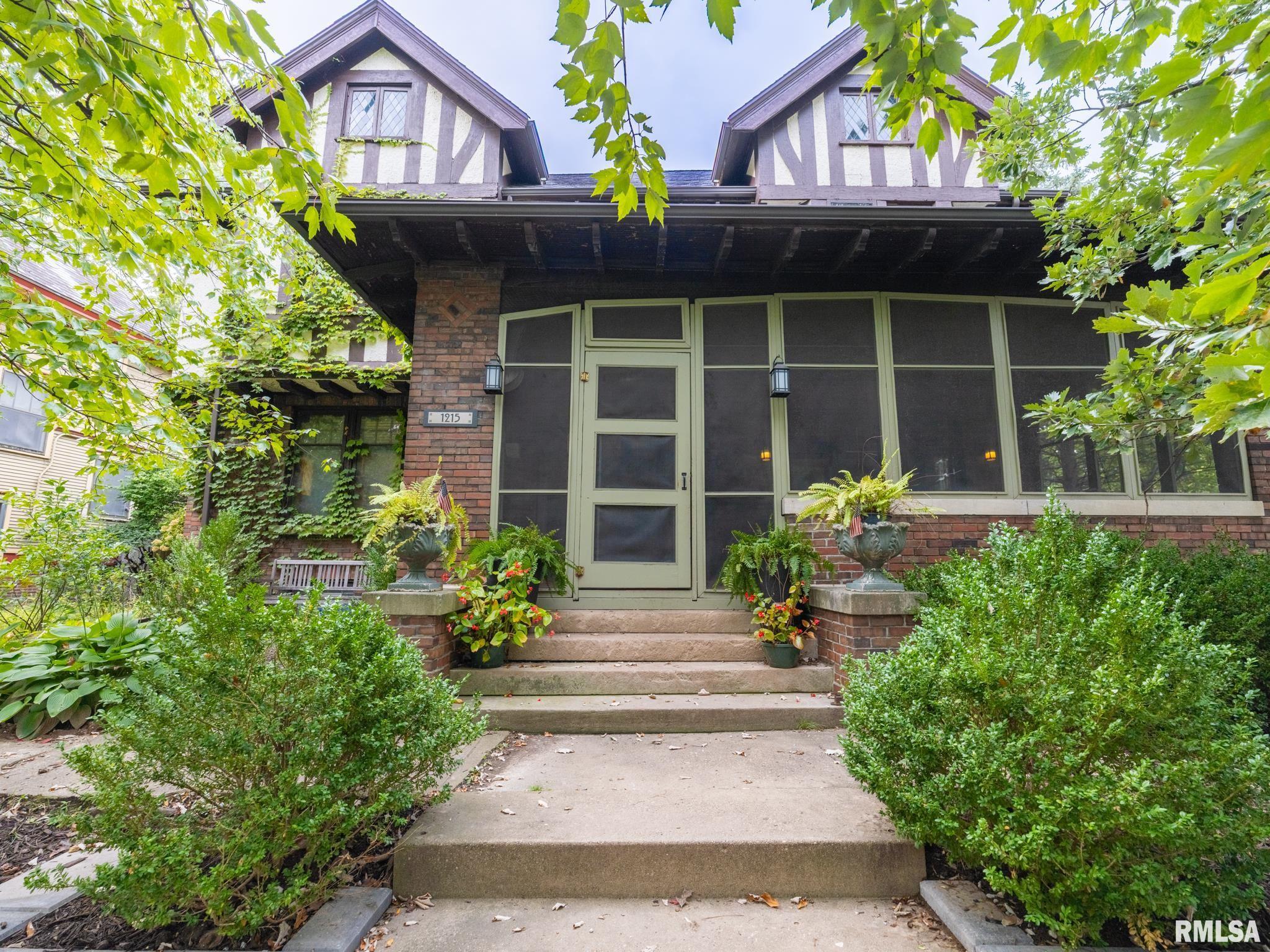 1215 N Maplewood Avenue